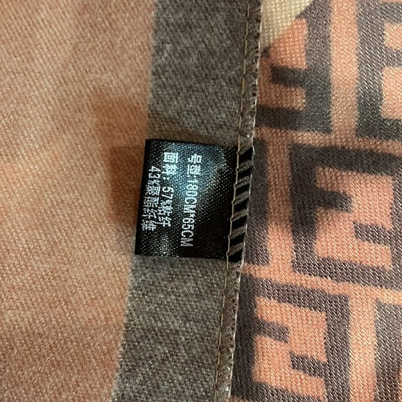 Ladies scarf - Picture 6 of 7